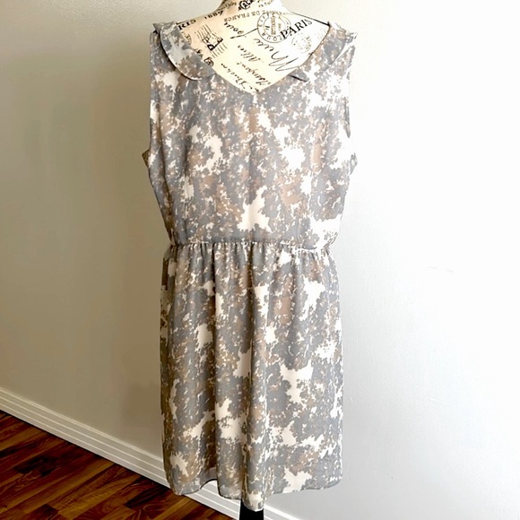 GAP Dresses & Skirts - GAP Grey/Taupe Chiffon Dress Size 20